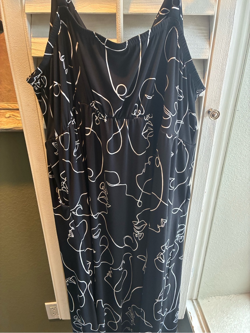 torrid Black Maxi Dress with White Abstract Line Faces - Picture 10 of 11